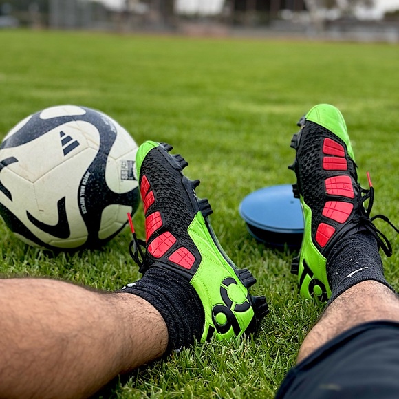 Nike total 90 laser soccer cleats